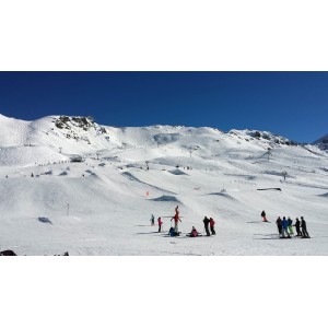 Sortie de ski aux Arcs ©SavoieMontBlanc-Mari